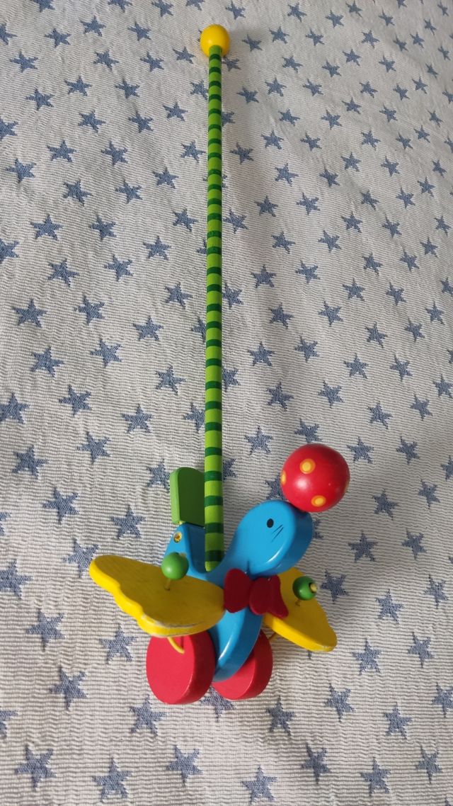 Juguete infantil de madera