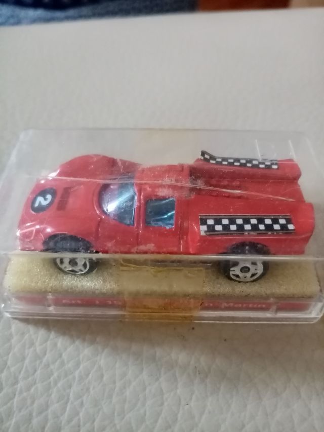 Penny 1:66 Aston Martin modellino