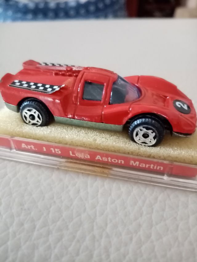 Penny 1:66 Aston Martin modellino