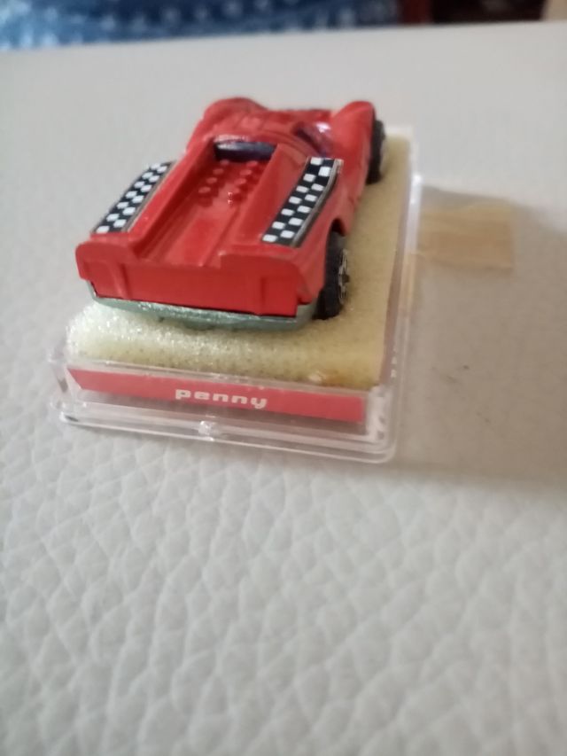 Penny 1:66 Aston Martin modellino