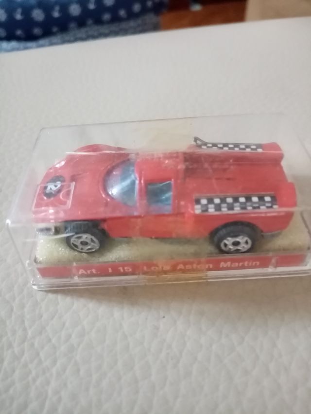 Penny 1:66 Aston Martin modellino