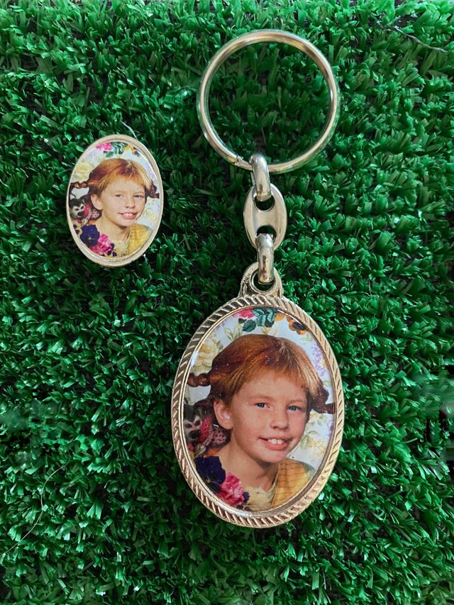 OFERTA DUO LLAVERO Y PIN PIPPI LANGSTRUMP