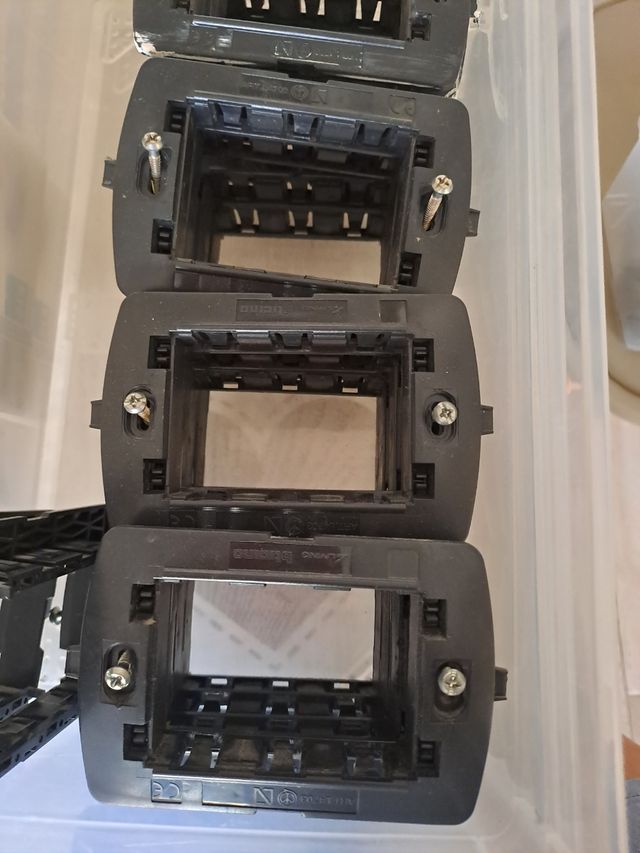 Cestelli bticino living international