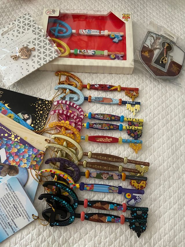 llaves y pines disney