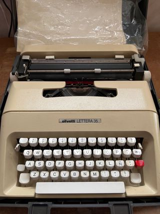 maquina de escribir olivetti lettera 35