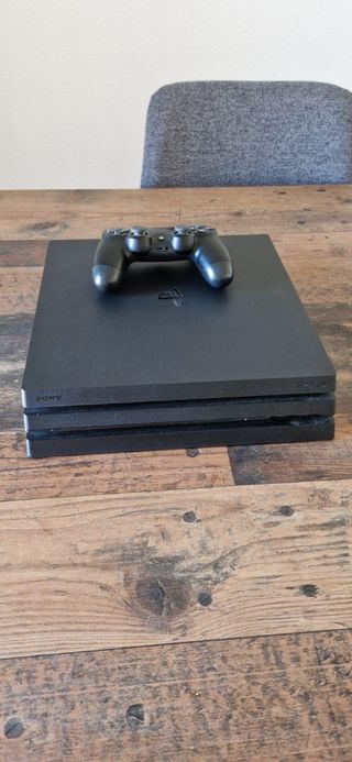 Ps4 Pro 1 Tera y ventilador