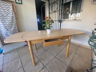 Mesa extensible. Muy funcional y versátil.