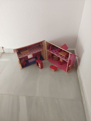 casita de madera muñecas 
