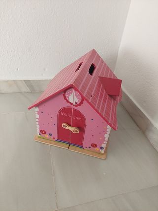 casita de madera muñecas 