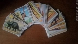 Cromos de la colección 101 dinosaurios