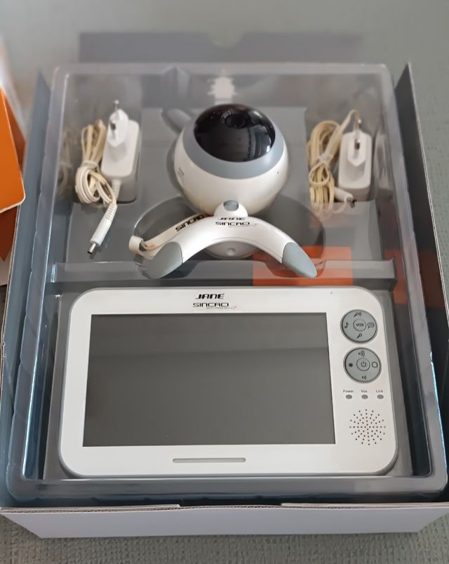 Vigila bebés con cámara a color Jane