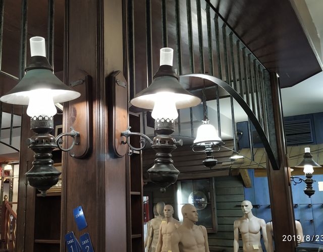 LAMPADA DA PARETE VINTAGE. LAMPADA ANTICA.