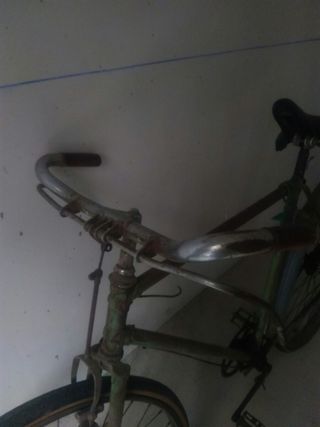 Bicicleta antigua para restaurar