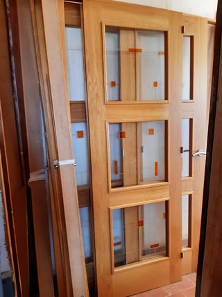 Vendo puerta con cristal simple en buen