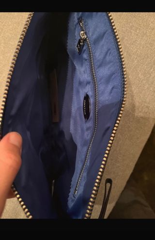 Bimba y Lola. Bolso de mano con etiquetas