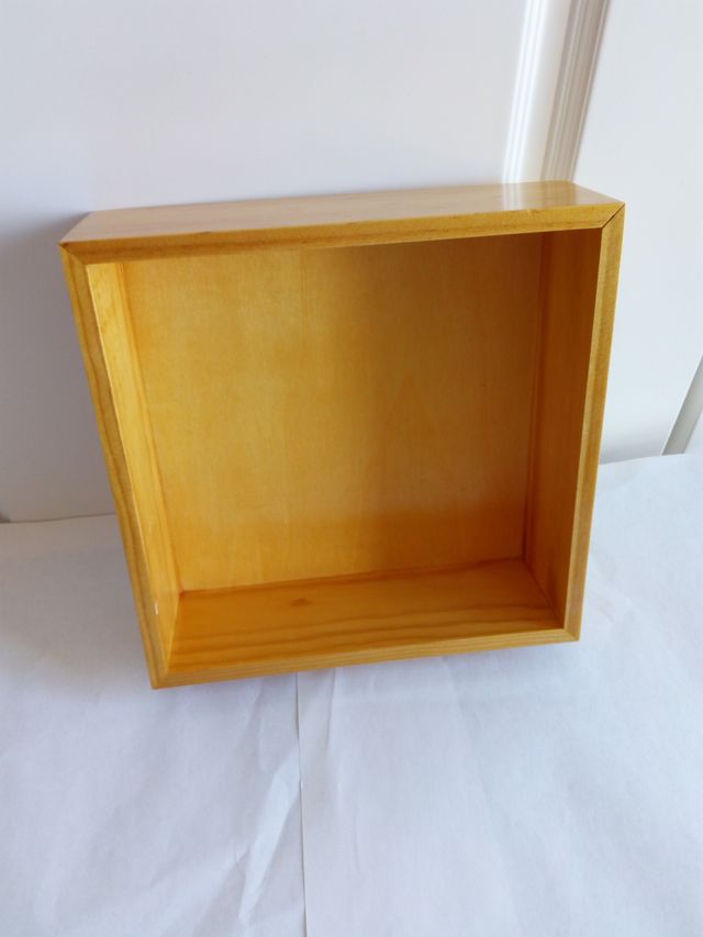 CAJA DE PINO CUADRADA