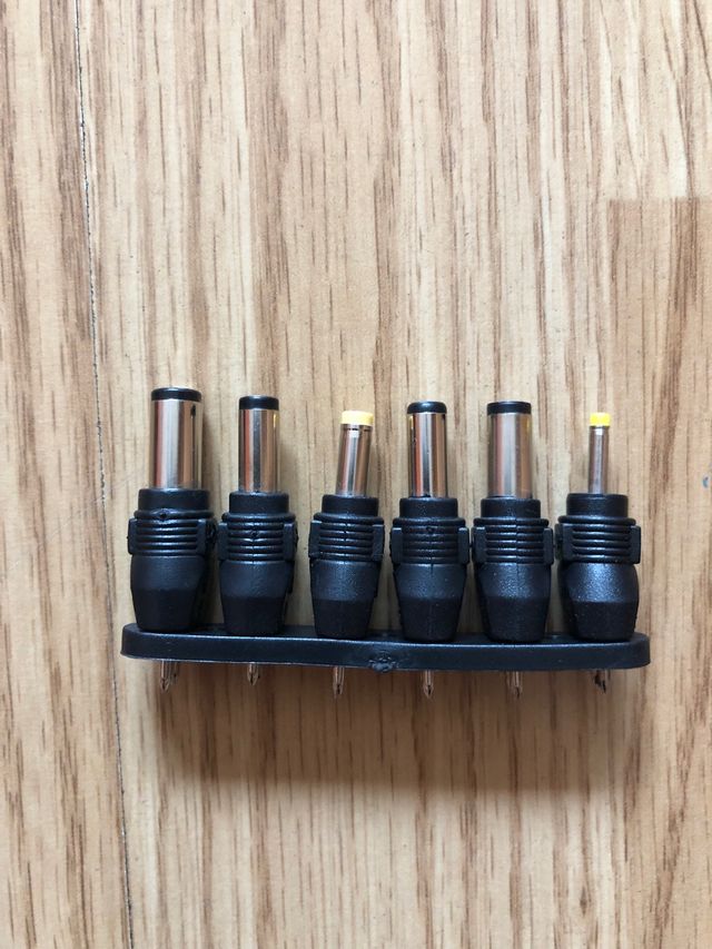 Alimentatore elettronico universale