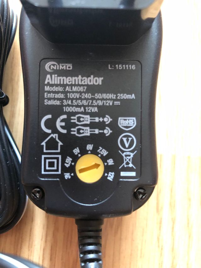 Alimentatore elettronico universale