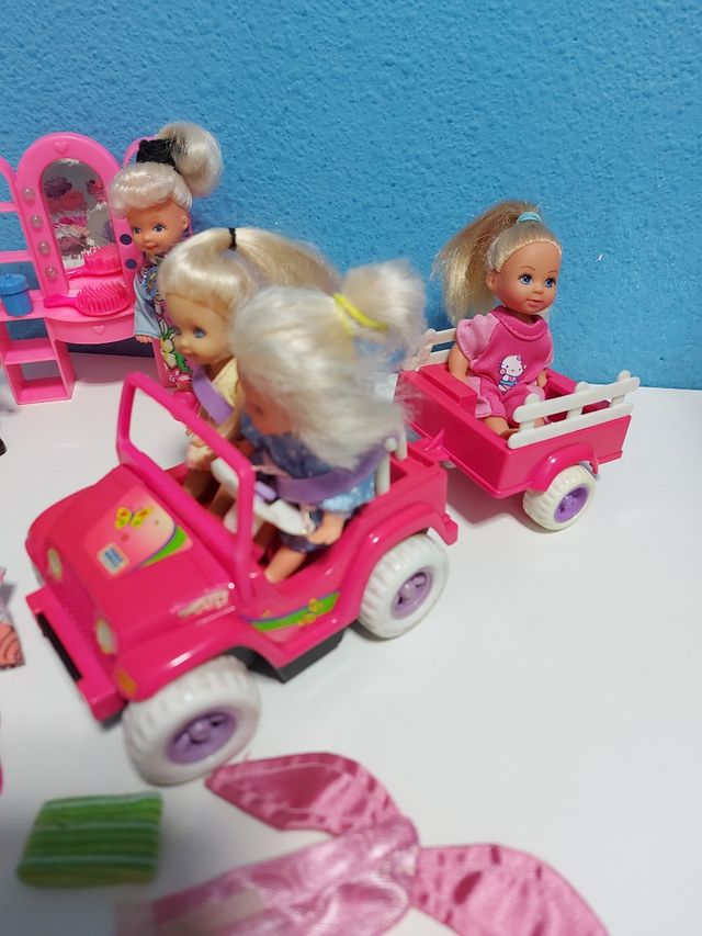 Muñeca Barbie kelly y otras con coche jeep 1998
