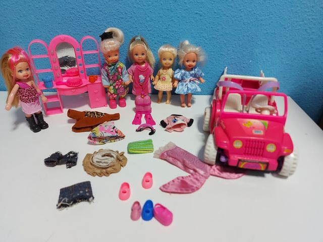 Muñeca Barbie kelly y otras con coche jeep 1998