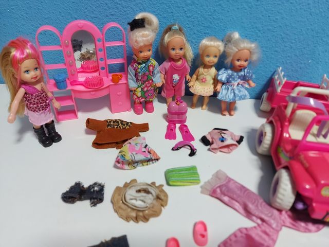 Muñeca Barbie kelly y otras con coche jeep 1998