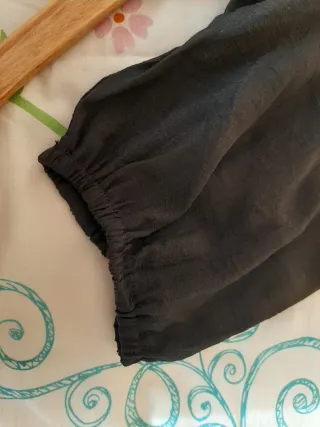 Blusa negra con encaje