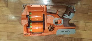 2 Pistolas Nerf. Doble cargador.
