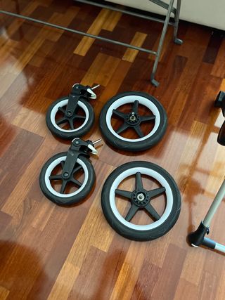 Bugaboo Fox 2 con capazo, silla, saco y esterill