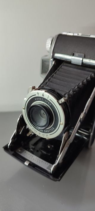 Cámara de fuelle vintage Kodak de 1949