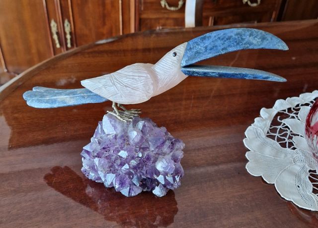 Pájaros sobre amatista