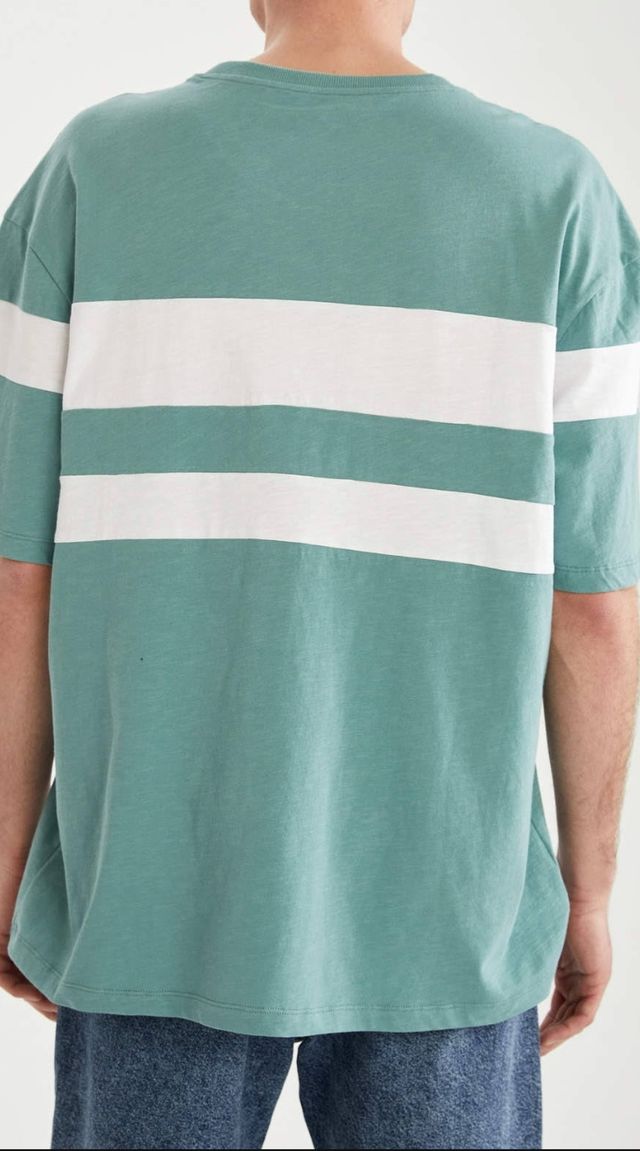 Camiseta marca defacto talla M/L