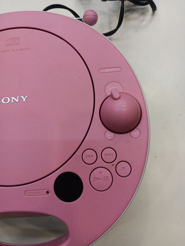 Mini cadena rosa SONY