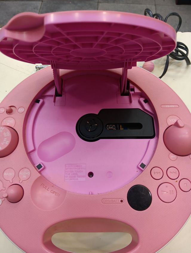 Mini cadena rosa SONY