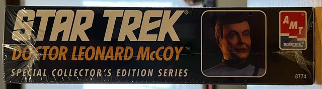 Star Trek - Doctor Leonard McCoy Vinyl Figure