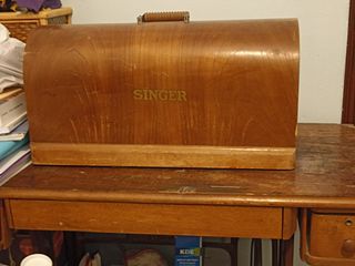 Máquina de coser antigua SINGER