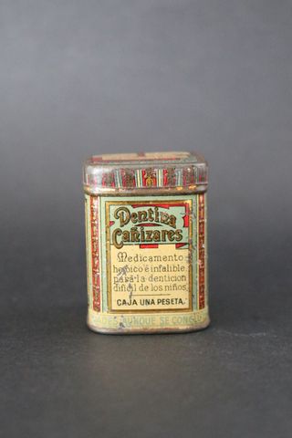 Cajita de hojalata antigua decorada y policromada