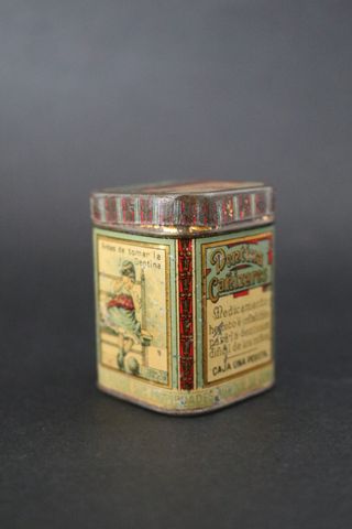 Cajita de hojalata antigua decorada y policromada