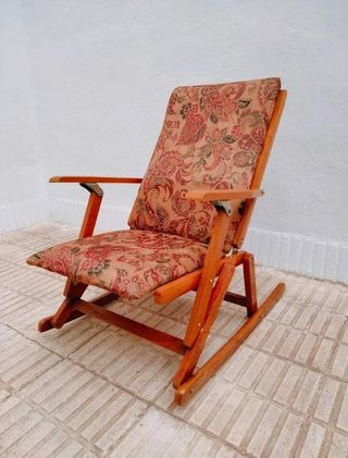 Mecedora infantil de madera