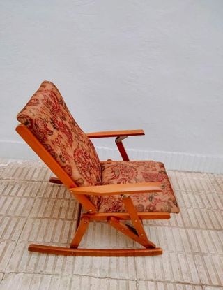 Mecedora infantil de madera