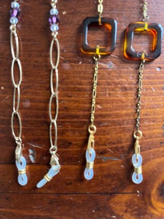 lotto di n. 3 collane per occhiali.