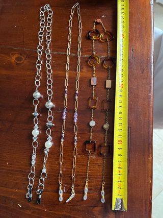 lotto di n. 3 collane per occhiali.