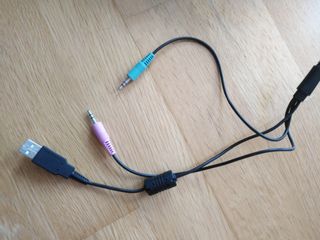 Auriculares con micrófono Tritton AX180, con cable