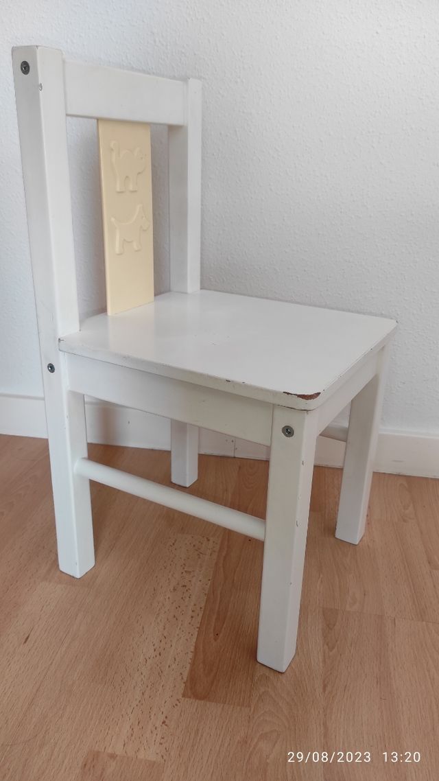 2 sillas niños blancas