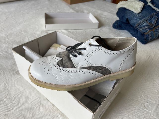 Preciosos zapatos comunión niño, talla 35.