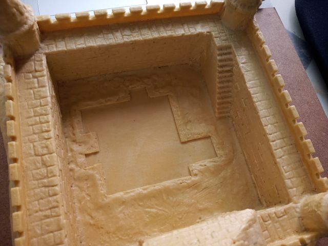 CASTILLO DE RESINA para figuras de 15 mm 26cm lado