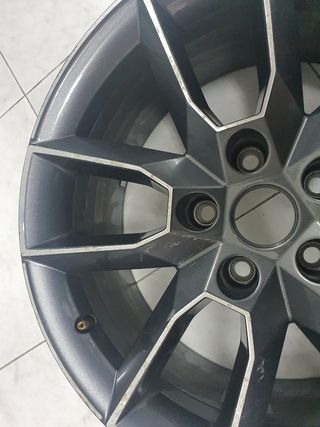 UNA SÓLA LLANTA Skoda Octavia RS 18"
