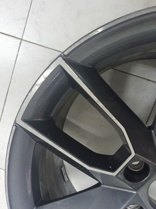 UNA SÓLA LLANTA Skoda Octavia RS 18"