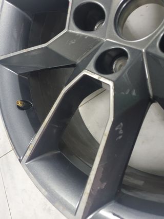 UNA SÓLA LLANTA Skoda Octavia RS 18"