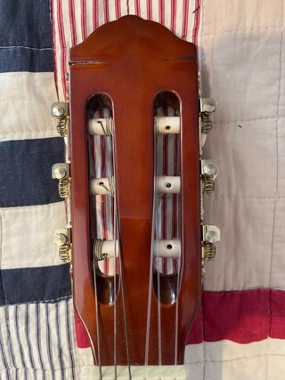 Guitarra (ideal para niños de entre 8 y 12)