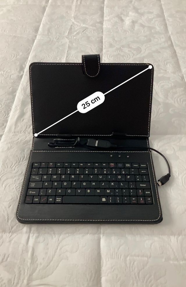 Funda con teclado para tablet